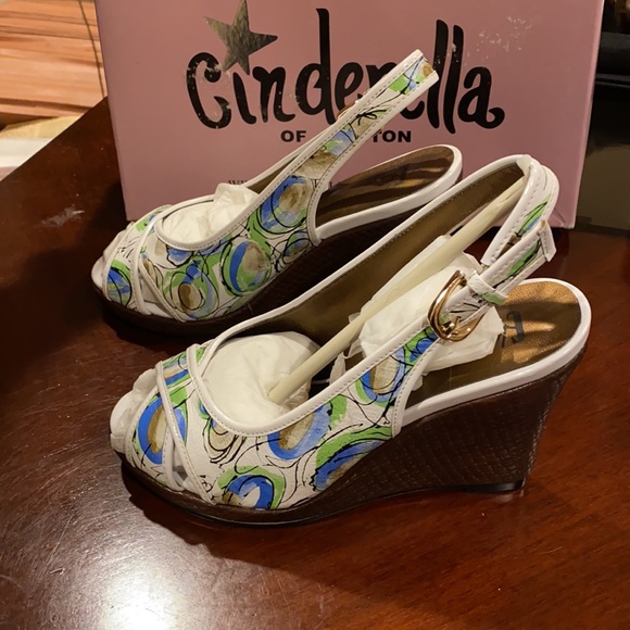 New- Cinderella of Boston water print wedge sandal size 5 1/2 - Picture 2 of 5